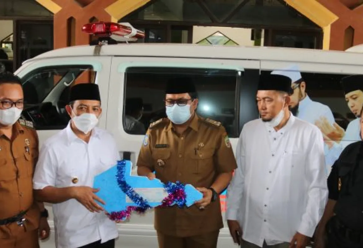 Dedy Wahyudi Serahkan Mobil Ambulans Pinjam Pakai ke LDII