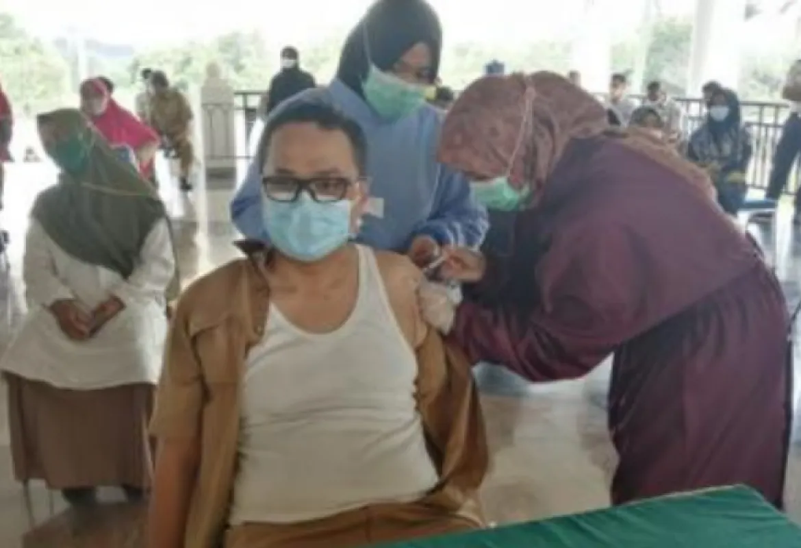 Bupati Alfedri Pimpin Rapat Virtual Persiapan Pelaksanaan Vaksinasi Massal Kabupaten Siak