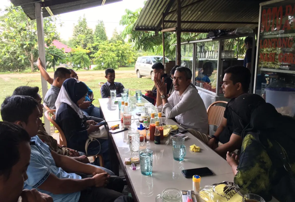 Anggota DPRD Provinsi Riau Ngopi Bersama Wartawan Di Kuansing