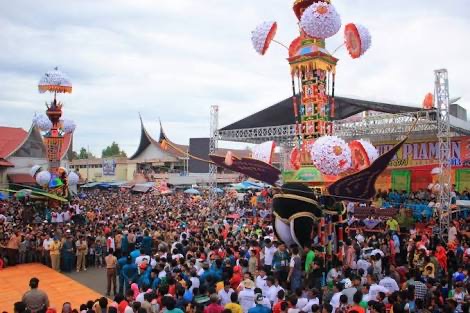 Perayaan Tabot di Kota Bengkulu, Festival Hoyak Tabuik di Pariaman dan Peringatan Asyura di Iran