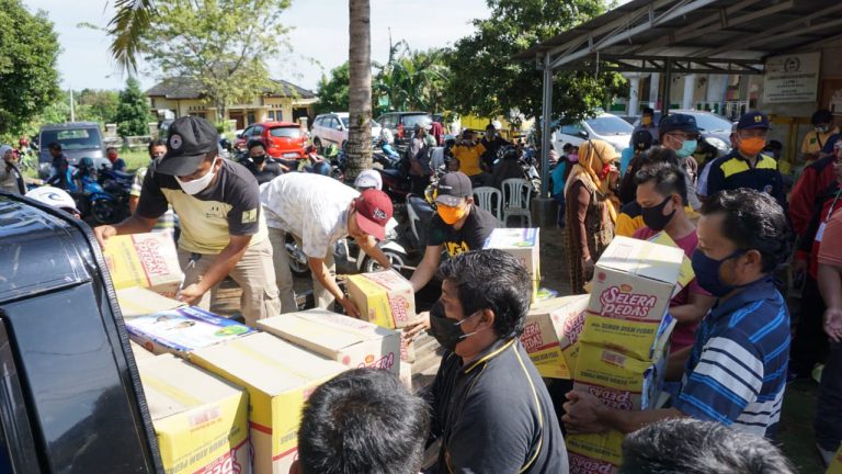 DPUPR Kota Bengkulu Bantu Pendistribusian Rasmi di Kelurahan Betungan