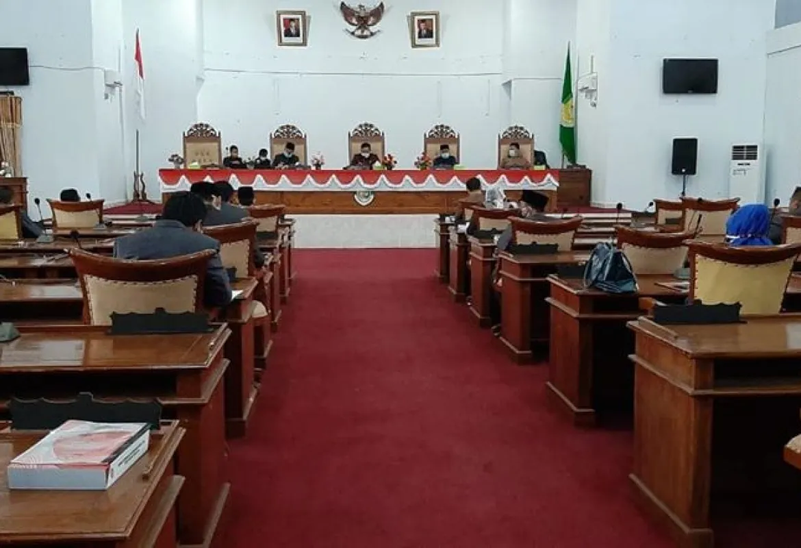 Rapat Paripurna DPRD Kabupaten Seluma Mengenai LKPJ Bupati Tahun 2019