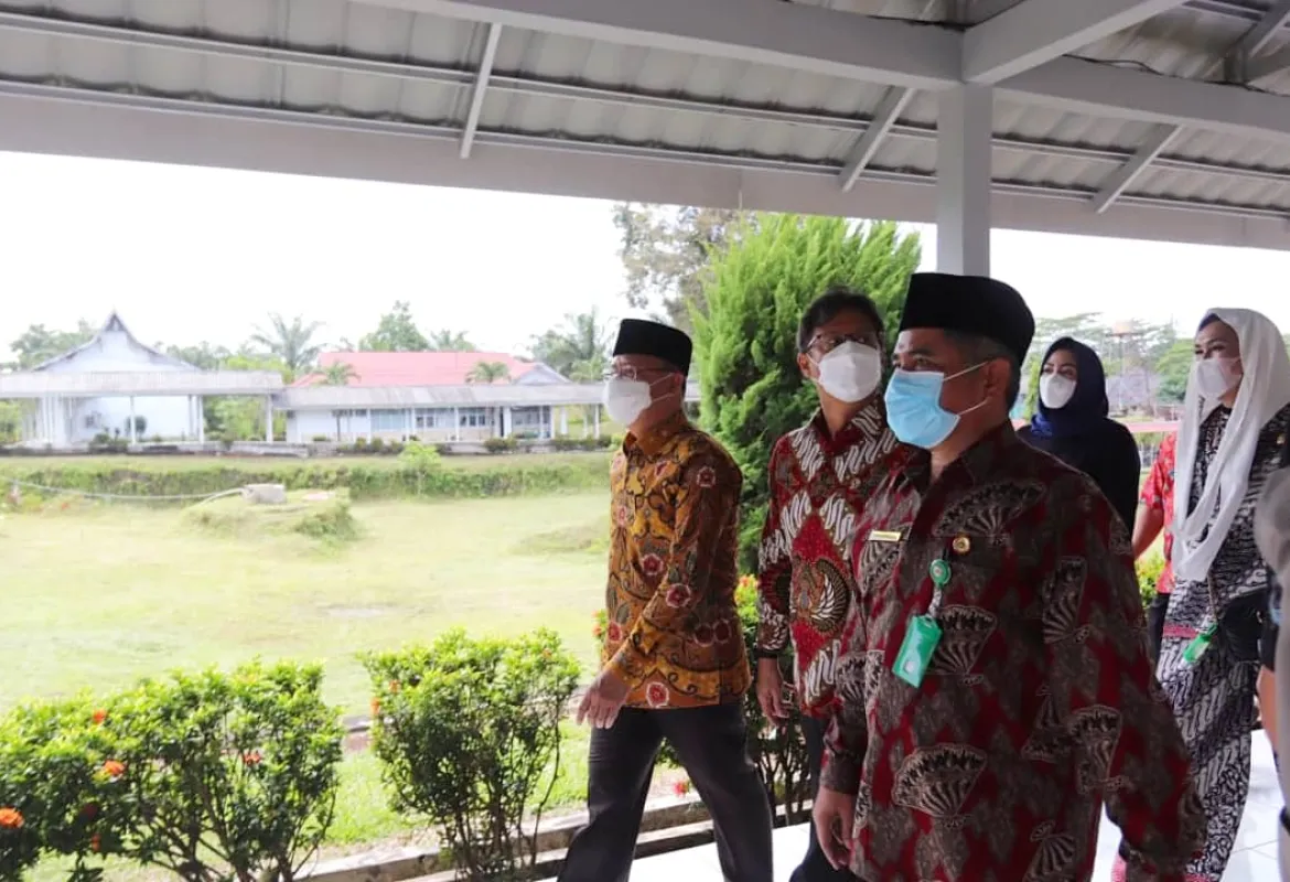 Gubernur dan Menkes