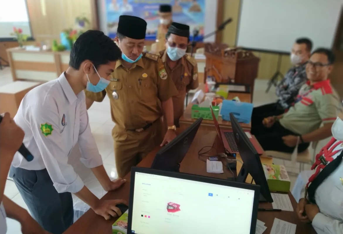 Plt Kadis Dikbud Provinsi Bengkulu Resmikan Gedung COE SMK Negeri 4