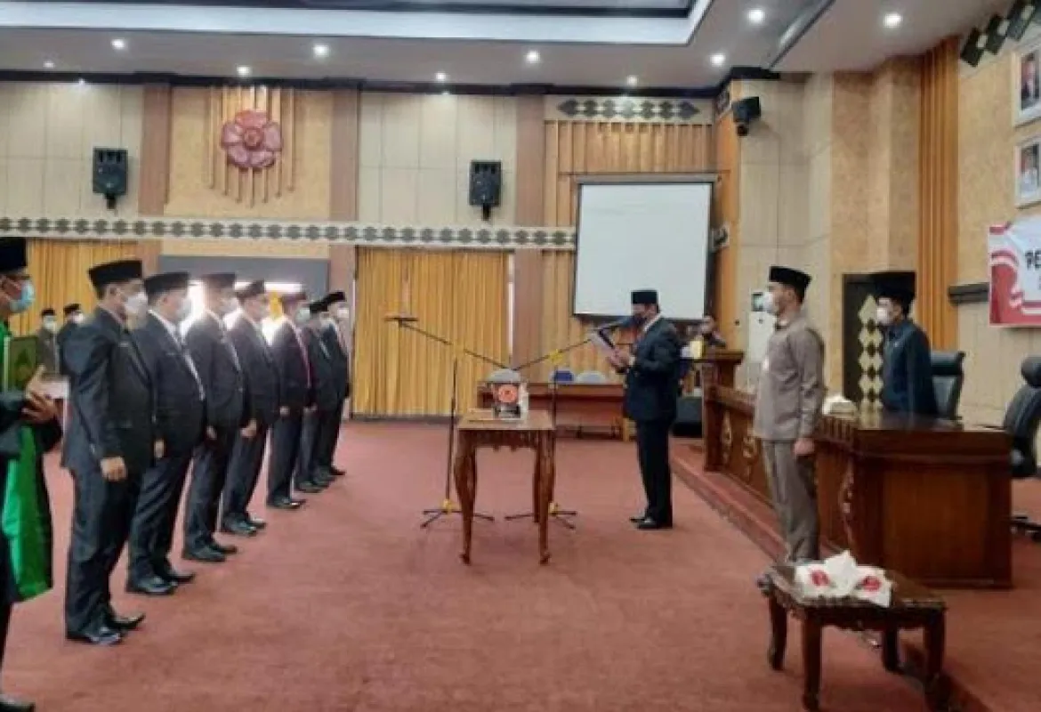 Wagub Rosjonsyah Lantik Eri Yulian Sebagai Kadis Dikbud Provinsi Bengkulu