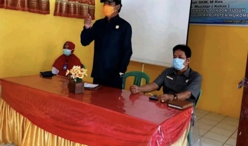 Pimpinan DPRD Provinsi Bengkulu serahkan APD ke Kabupaten Mukomuko