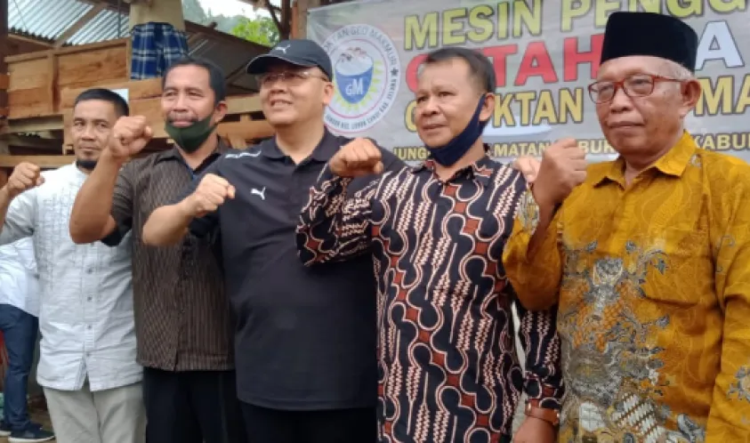 Waka II DPRD Kabupaten Seluma Ulil umidi hadiri peresmian pabrik mini penggilingan karet di napal jungur