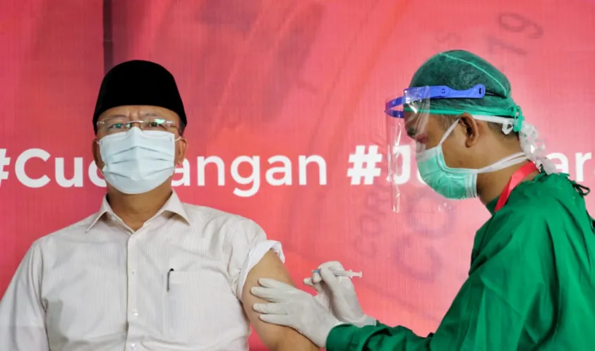 Gubernur Rohidin Yakinkan Masyarakat Vaksin Covid-19 Aman