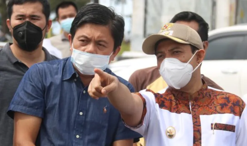 Dedy Wahyudi Tinjau Pembangunan Tepi Sungai Kota Tuo