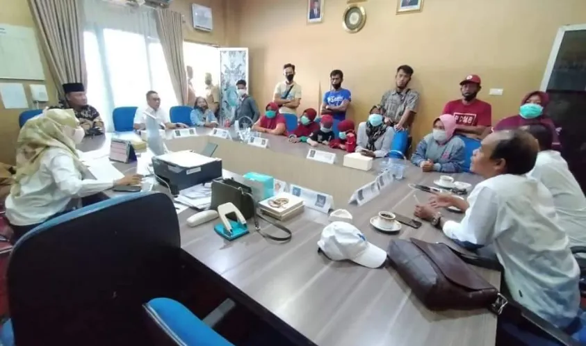 Keluarga Nelayan Hilang Datangi DPRD Kota Bengkulu Untuk Meminta Bantuan
