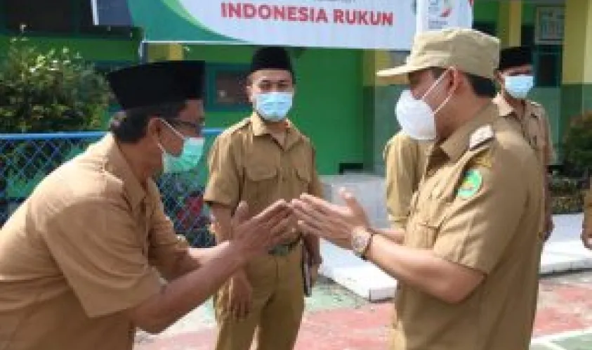 KBM Tatap Muka Harus Sesuai SOP Prokes, wakil walikota Bengkulu Dedy WahyudiTurun Langsung ke Sekolah