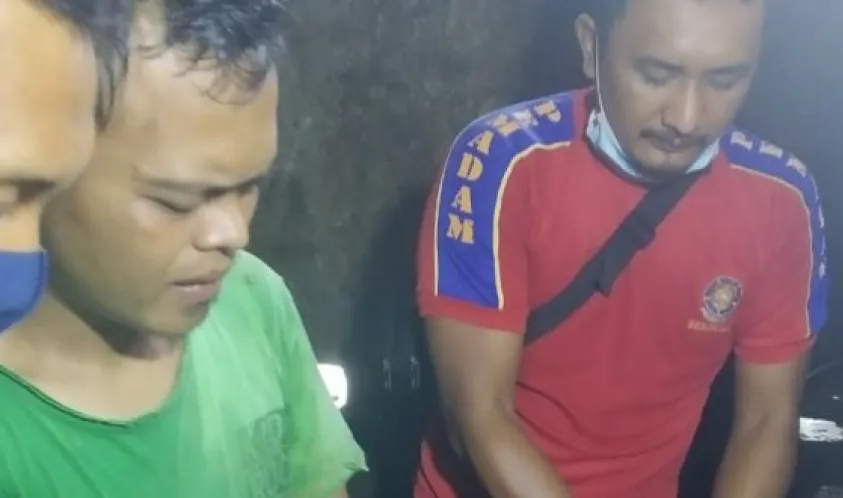 Tangan Terjepit di Mesin Penggiling Bumbu, Pria ini Ditolong Tim Damkar