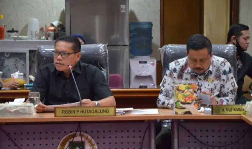 Komisi II DPRD Provinsi Riau Rapat Kerja Bersama Bapedalitbang Provinsi Riau