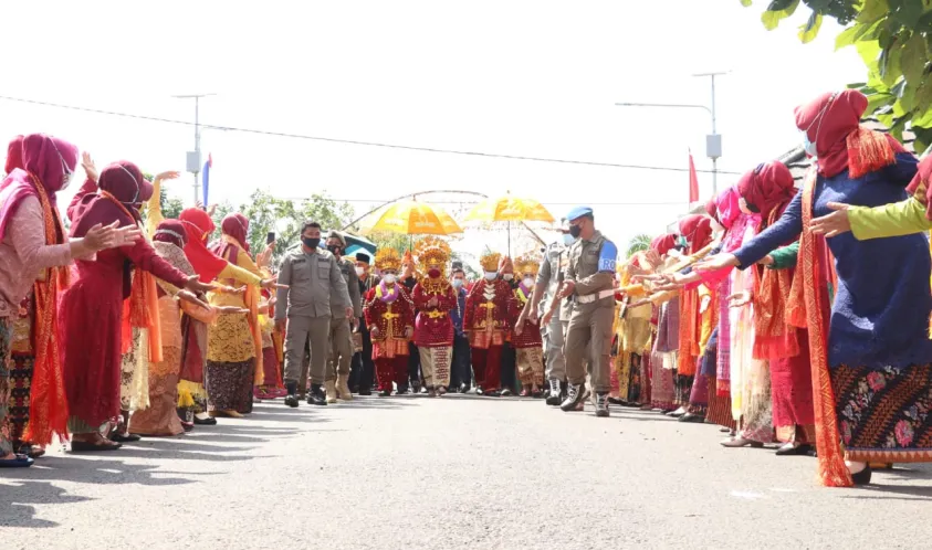 Penyambutan dan Prosesi Pemberian Gelar Adat Bupati dan Wakil Bupati Mukomuko Berjalan Lancar dan Khidmat
