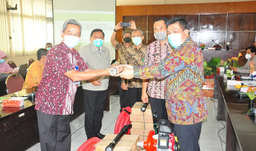 Dinas LHK Provinsi Riau Gelar Rapat Evaluasi Pengendalian Kebakaran Hutan dan Lahan Tahun 2021