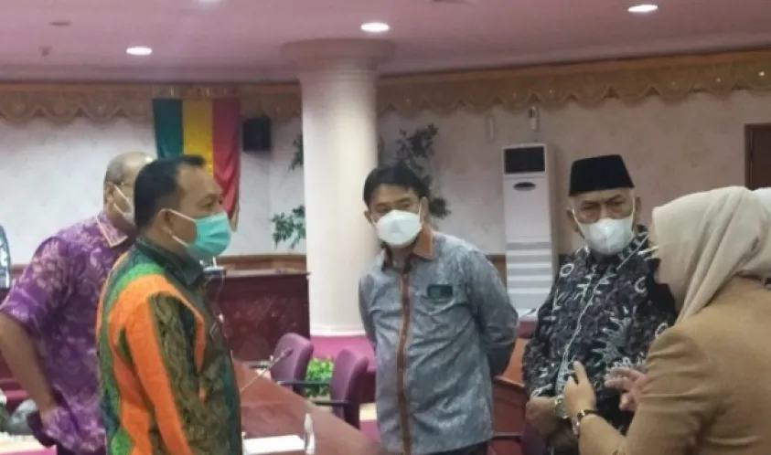 DPRD Provinsi Riau Dapat Apresiasi, Cari Solusi Tuntaskan Masalah Guru Bantu