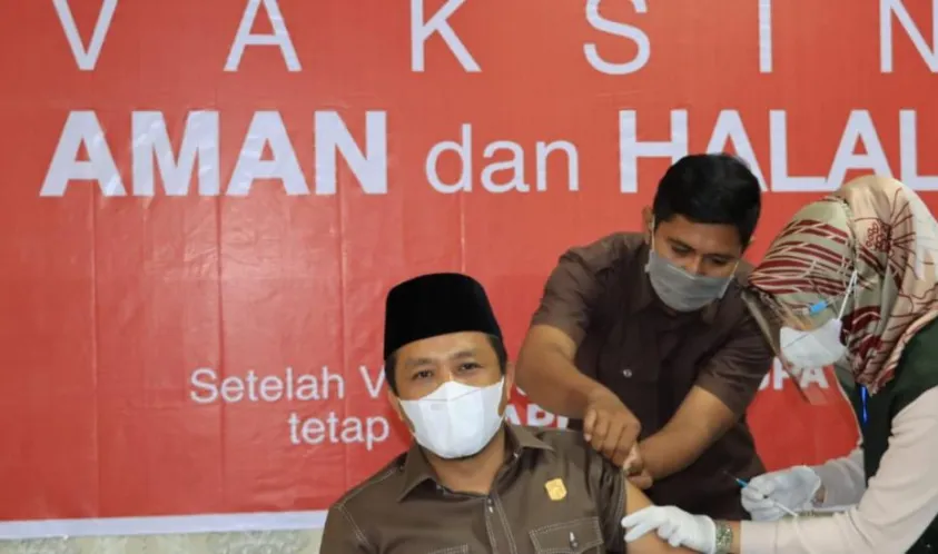 Ketua DPRD Siak Ikuti Vaksinasi Tahap Dua