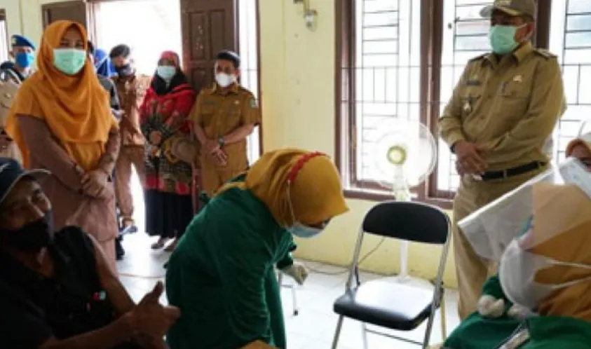 Bupati Siak Tinjau Vaksinasi Massal di 4 Kecamatan