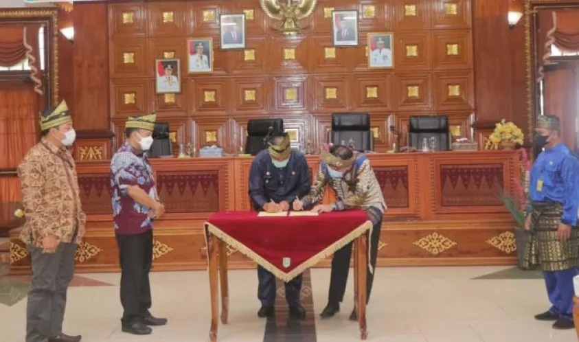 Pemerintah Kabupaten Siak Tandatangani MoU Dengan Lima BUMD