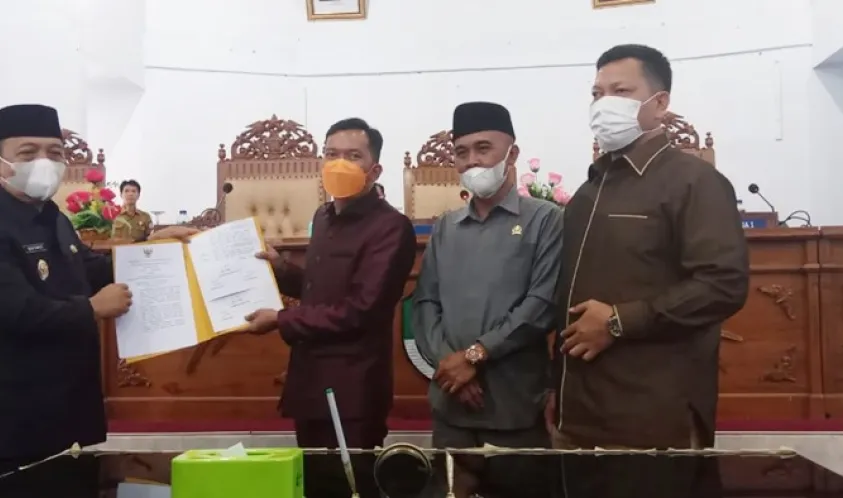 DPRD Seluma Sahkan Perda Pembentukan dan Susunan Perangkat Daerah